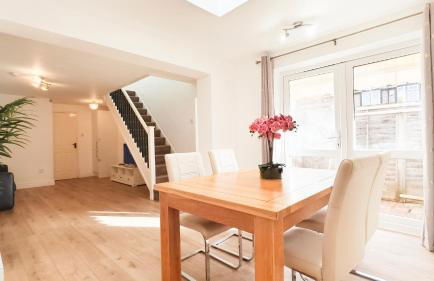 Colindale Garden with 2 parking spaces - Foto 3