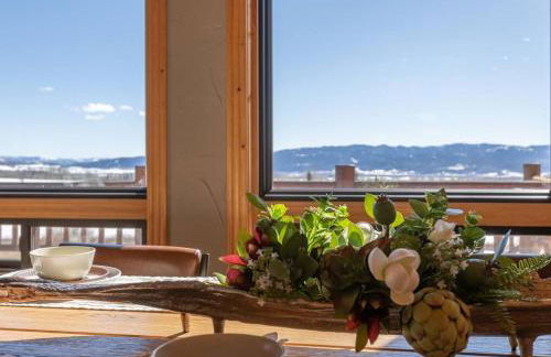 MAJESTIC VIEWS FAMILY LODGE with Large Deck - Photo 15