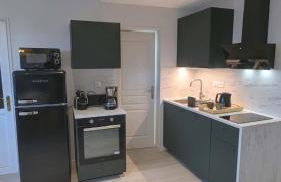 Beautiful beachfront apartment, 180d sea and cliff view - Foto 22