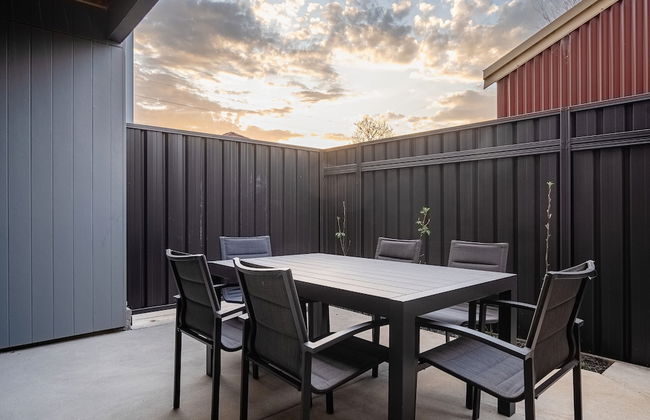 Luxury CBD Townhouse - Photo 13