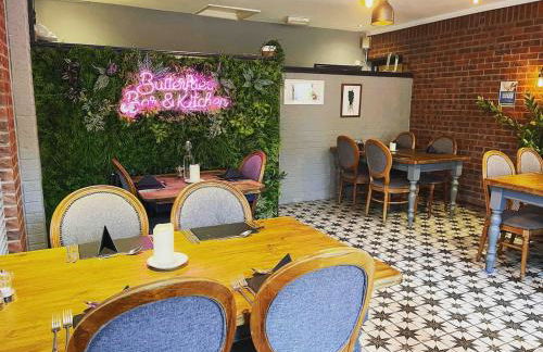 HOT TUB - Miners Cottage - edge of Brecon Beacons National Park - Heritage Town - Foto 19