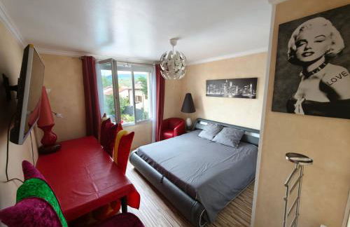 independent apartment in house with 3 bedrooms - Foto 10