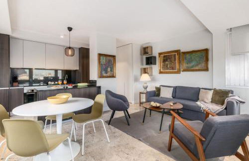 Modern Apartment with Stunning Views of Plaza Colón - Photo 2