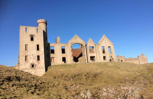 Berryhill East Steading - 3 bedroom 2 bathroom self-catering - sleeps 6 - Private off-road parking - Yard & Shed - Suit Contractors - Peterhead 1 mile - Newly Refurbished - Underfloor Heating - Drying Room - Golf Driving Range - Cafe - Extensive Footpaths - Foto 16