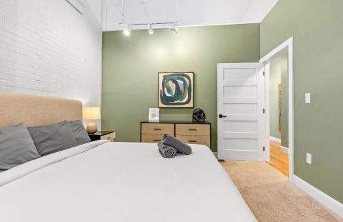 KING First Floor Sleep8 4Beds 2BA Swepson Escape - Foto 36