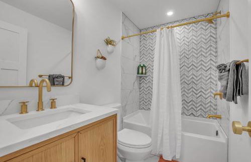 Renovated Ski In Out Condo King Bed Patio Grill - Foto 4