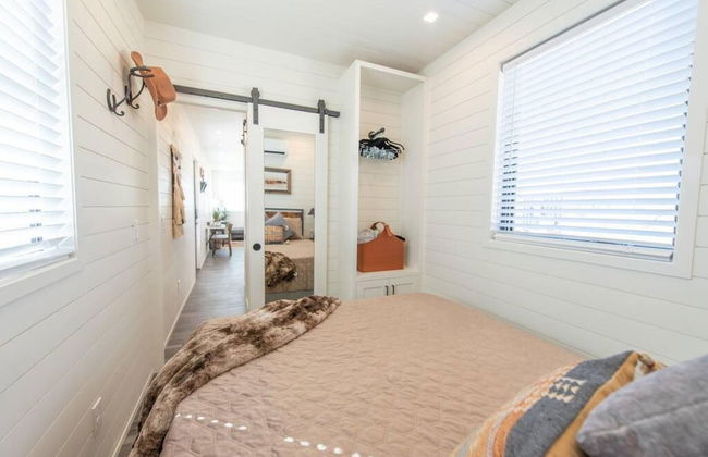 New Longhorn Stunning Container Home-in Alpine - Foto 15