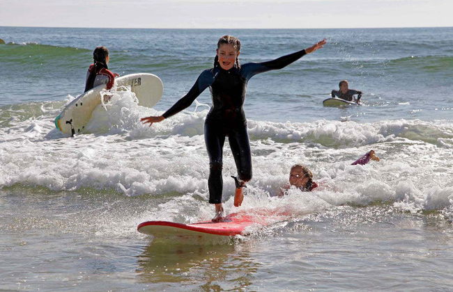 Galé Beach Surf School - Photo 6