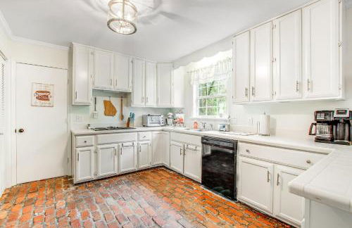 Relaxing, dog-friendly home with furnished patio, washer/dryer, WiFi, & AC - Foto 15