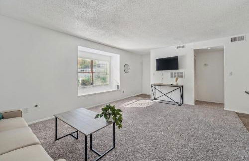 Northcliffe 104 I Fully Furnished 1 Bedroom 1Bth - Foto 13