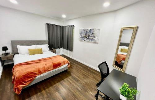 Cozy 3BR Home With Pool, Yard, Garage, and 80 inch TV! - Foto 5