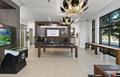 Modern 2BD - 5 Min DT, Gym, Parking, W-D - Sleeps 12 - Foto 11