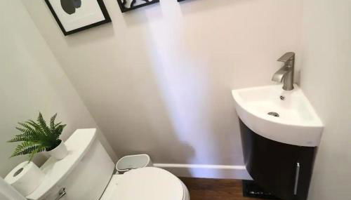 Spacious 4-Bed- Sleeps 8 - Family Friendly - Photo 4