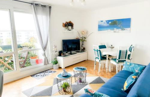 - Le COSY GARDEN - Proche RER A et E - Paris Disney - Parking - WIFI- Netflix Gratuit !!! - Foto 3