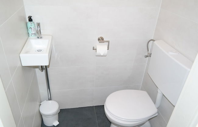 Cozy House Heide 6p at a Canal Near Lake Lauwersmeer - Photo 9