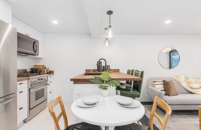 Sunnyside Studio on Green Lake - Photo 1