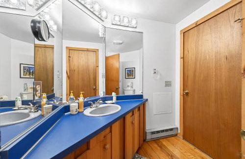 Spacious 6 Bedroom Chalet Near Holiday Valley - Foto 32