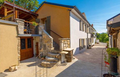 2 Bedroom Cozy Home In Jurdani - Foto 6