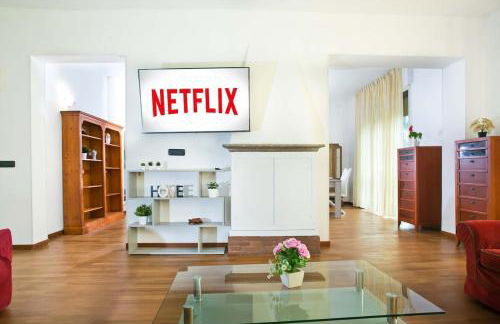 LA'DELI - Como - grande appartamento con parcheggio, nefltix, giardino, terrazzo - Foto 3