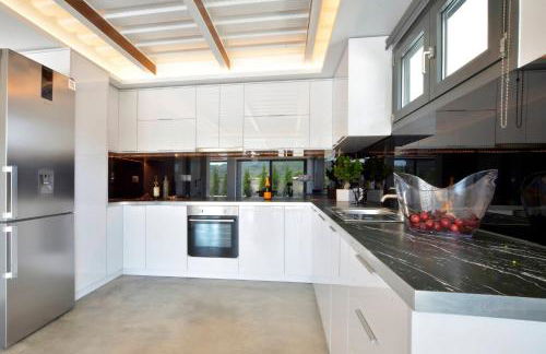 Villa Flamingo - 4 bedrooms - Private Pool - Next to renowned Issos Beach & Lake Korission - Photo 12