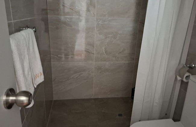 1 Double 2 single 2 Sofa Beds Suite 4 - Photo 12