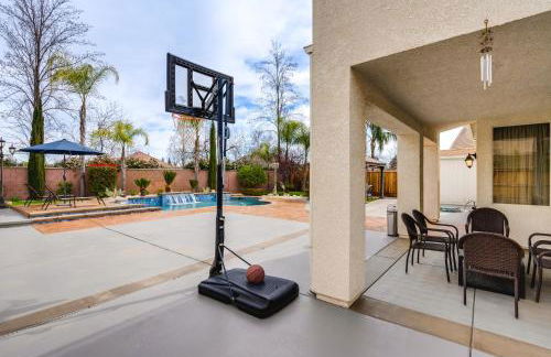 Outdoor Oasis and Hot Tub! Spacious Clovis Home - Foto 41