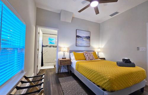 Steps to Trolley Stop 11 Renovated Home with Free EV Station - Foto 7