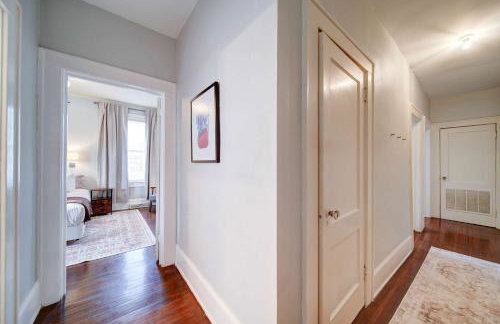 Retro 1BR in Elizabeth with Porch & Eclectic Design - Foto 20