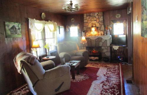 Historic cabin off I-77, views, antiques, Wi-fi, wonderful experience for 2! - Foto 20