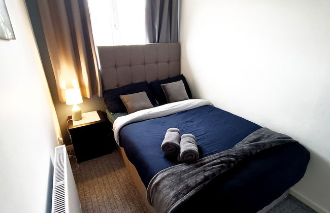 Cozy 3-Bed Family Home with Free Parking - Foto 4