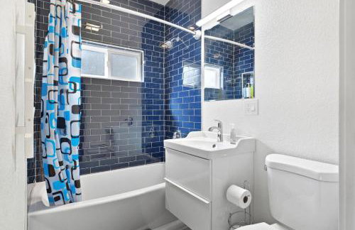 3BR 2BA Retreat with Pool 1 Mile to Downtown - Foto 12