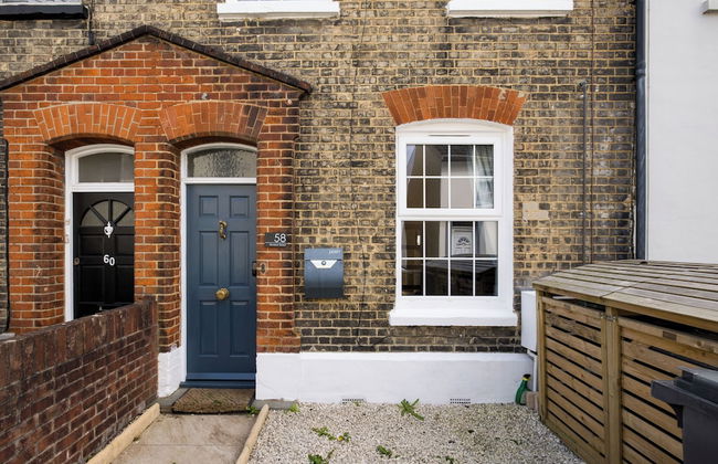 Salisbury Residences by Charles Hope - Photo 1