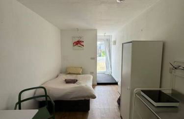 Studio flat, parking, Filton - Foto 1