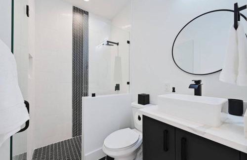 East Austin 5BR w Private Pool Rooftop & Views - Foto 22