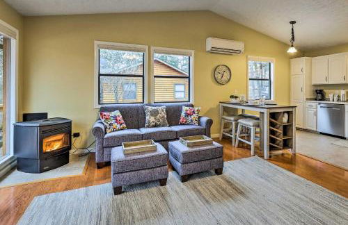 Lake Views Table Rock Lake Retreat with Fenced Yard - Photo 5