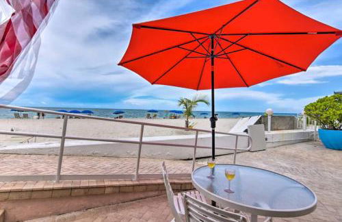 Stylish Beachfront Condo with Balcony & Ocean View - Foto 94
