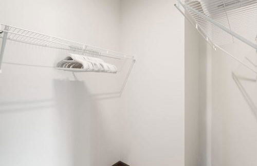 3BR King Bed Balcony North Raleigh - Foto 28