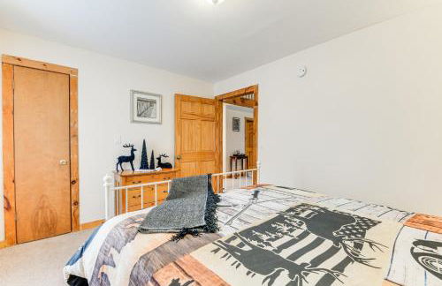 Charming and Cozy Cabin Near Lake Champlain! - Foto 13