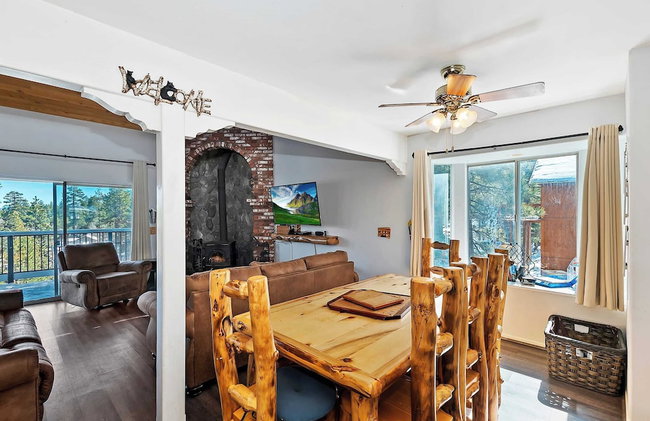 Mountain Palette by Avantstay Hot Tub, Game Room, Deck, Sweeping Views! - Photo 19