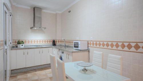 Apartment in Peñaflor with Charming Patio - Foto 3