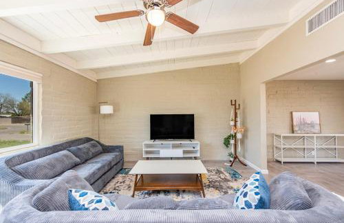 Kids Playground, Pet-Friendly, Office, 5beds! - Photo 1