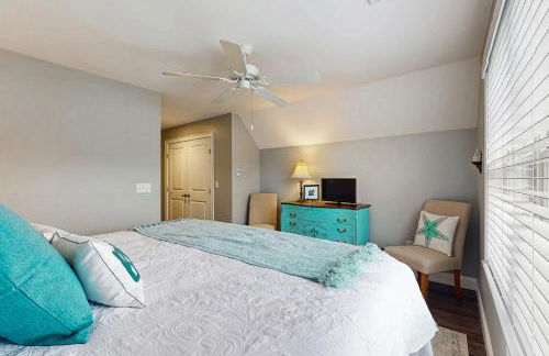 Seaglass Cottage - Photo 19