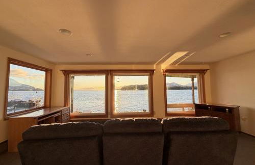 Panaoramic Oceanfront Home on Nichols Passage - Foto 21