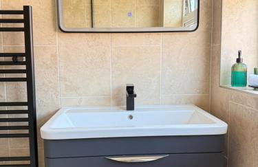 NEW refurbished Luxurious home with great transport links - Foto 20