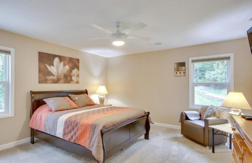 Waterfront Lakehouse w/ Private Dock & Fire Pit! - Foto 16