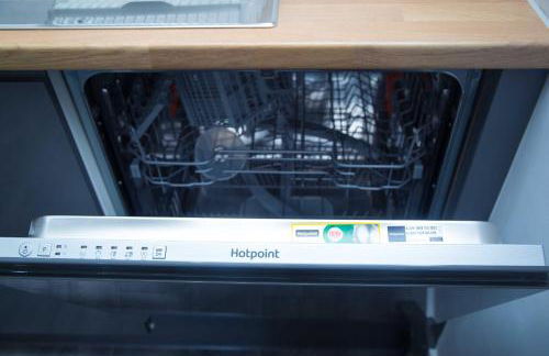 Bridge Court by Sterling Edge Apartments - Luxury Aparthotel - Stylish 1-bed Apartments - Balcony with Canal View or Private Garden - Free Parking - Foto 79