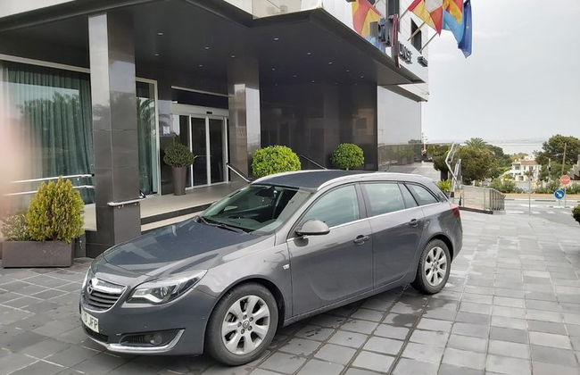 Transfer from Alicante airport to Calpe in private Sedan car max. 3 passengers - Photo 5