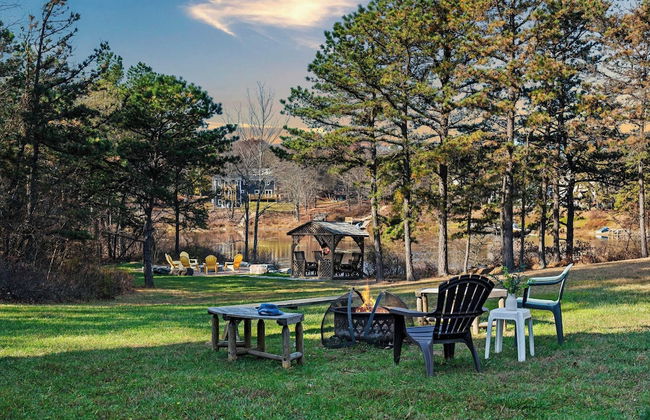 Deer Haven Cabin by Avantstay Waterfront Dock + Firepit - Foto 43