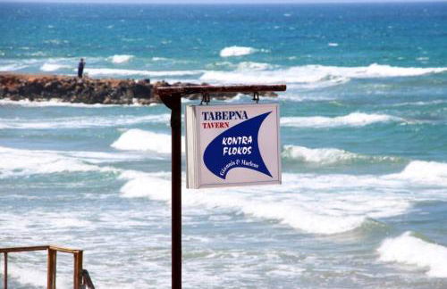 Flokos. Lazy days, balmy nights on the seafront - Foto 13