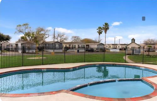 Coastal Haven Minutes From Beaches and Downtown - Foto 32